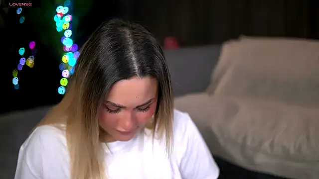 Snapshot of KayaAzur chatting on November 28, 6:05 am KayaAzur online show from November 28, 6:05 am