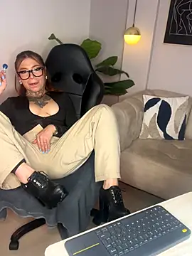 Snapshot of dreamleah_ chatting on September 22, 5:53 am dreamleah online show from September 22, 5:53 am