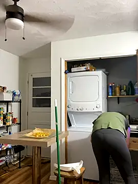 Mommasaurrex online show from September 30, 11:32 pm