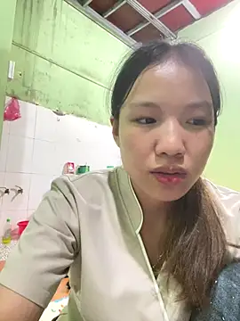 Snapshot of QueenLink chatting on October 12, 4:28 pm QueenLink online show from October 12, 4:28 pm