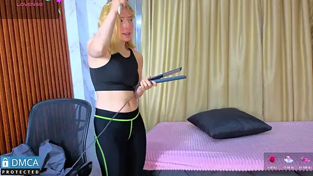 nena cupcake  online show from March 28, 11:10 am