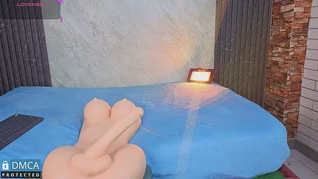 nena cupcake  online show from April 7, 11:43 am