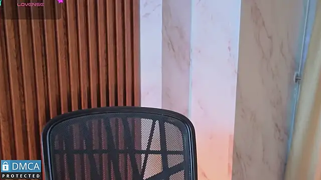 nena cupcake  online show from April 18, 11:14 am