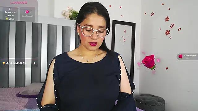 Snapshot of Alana_steel_1 chatting on October 23, 12:04 pm Alana steel 1 online show from October 23, 12:04 pm