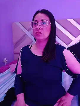 Snapshot of Alana_steel_1 chatting on November 14, 12:04 pm Alana steel 1 online show from November 14, 12:04 pm