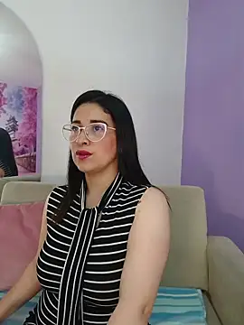 Snapshot of Alana_steel_1 chatting on November 15, 12:02 pm Alana steel 1 online show from November 15, 12:02 pm