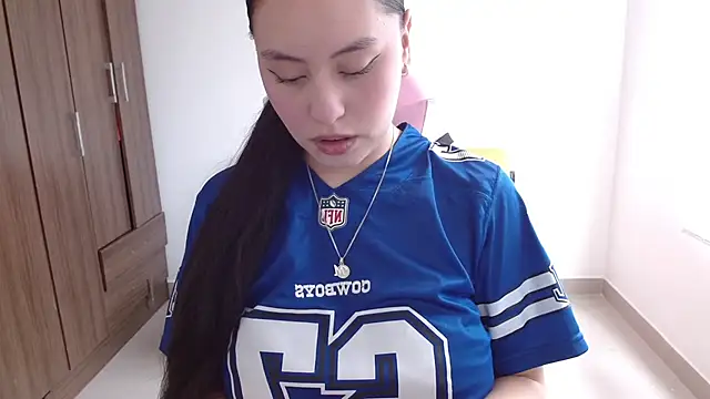 Snapshot of madissooon__ chatting on November 5, 6:19 pm madissooon online show from November 5, 6:19 pm