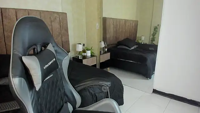 Snapshot of JulietaRioss chatting on November 11, 1:22 pm JulietaRioss online show from November 11, 1:22 pm