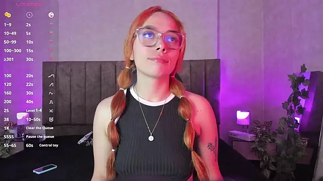 Snapshot of LanaMills_ chatting on September 26, 5:00 am LanaMills online show from September 26, 5:00 am