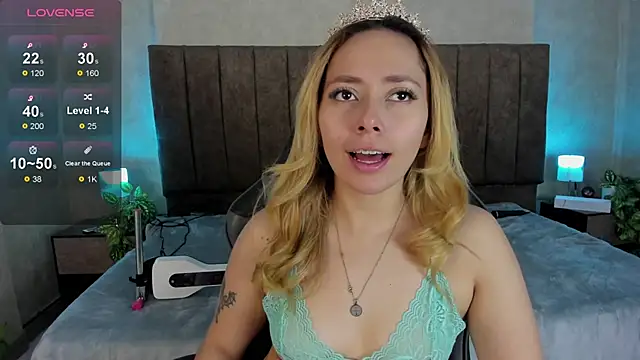 LanaMills  online show from December 20, 5:14 am