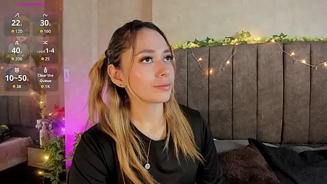 LanaMills  online show from February 10, 5:11 am