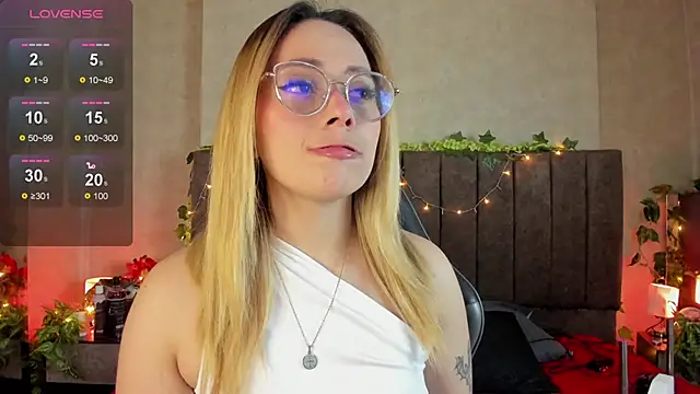 LanaMills  online show from March 21, 3:55 am