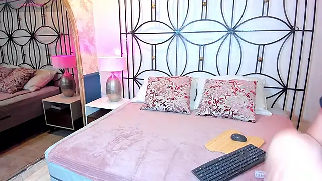 Nahomi key  online show from November 26, 7:48 pm