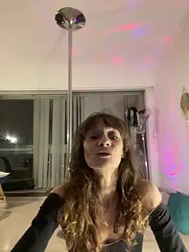 Chris06d22xh online show from February 2, 8:51 pm