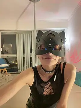 Chris06d22xh online show from February 3, 9:09 pm