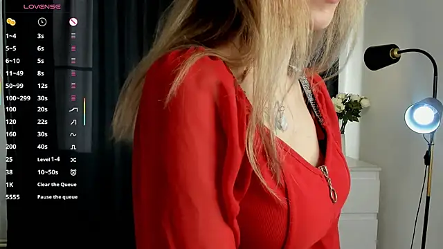 Snapshot of MarenRawicki chatting on November 23, 8:25 am MarenRawicki online show from November 23, 8:25 am