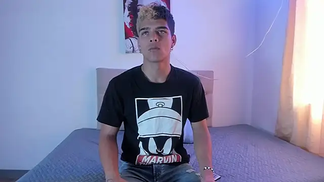 Snapshot of wyatt_3 chatting on September 15, 6:52 pm wyatt 3 online show from September 15, 6:52 pm