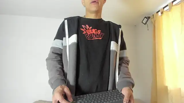 Snapshot of wyatt_3 chatting on October 2, 12:01 pm wyatt 3 online show from October 2, 12:01 pm