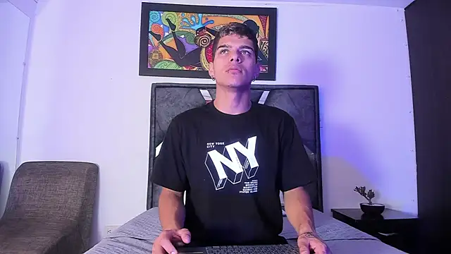 Snapshot of wyatt_3 chatting on November 12, 12:49 pm wyatt 3 online show from November 12, 12:49 pm