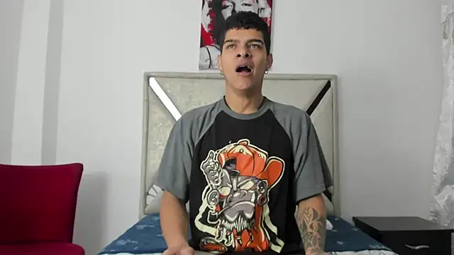 Snapshot of wyatt_3 chatting on December 16, 12:10 pm wyatt 3 online show from December 16, 12:10 pm