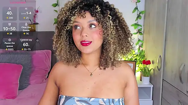 Snapshot of isajonnes18 chatting on October 21, 2:45 am isajonnes18 online show from October 21, 2:45 am