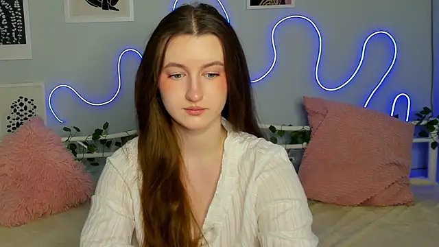 Snapshot of MissFoxy_Ti chatting on December 15, 1:32 am MissFoxy Ti online show from December 15, 1:32 am