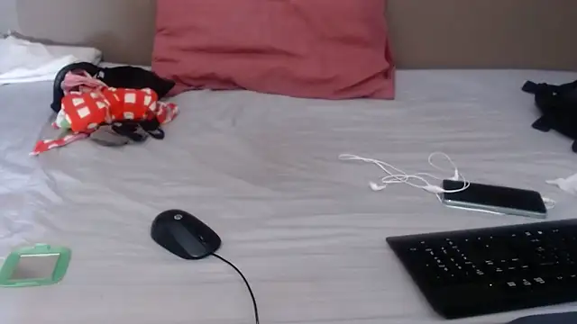 TALLHORNYBEAR online show from September 26, 4:05 am