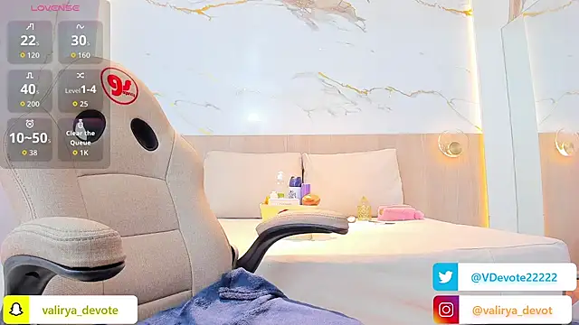 Snapshot of valirya_devote chatting on November 4, 3:05 am valirya devote online show from November 4, 3:05 am