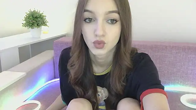 Snapshot of NotSoSweetDasha chatting on November 17, 10:21 am NotSoSweetDasha online show from November 17, 10:21 am