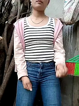 Snapshot of Ruaiuoi chatting on May 10, 9:58 am Ruaiuoi online show from May 10, 9:58 am
