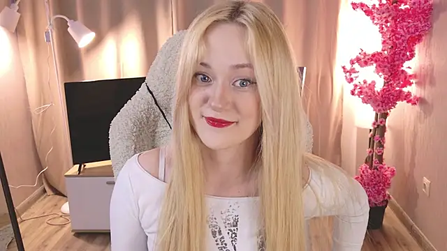 Snapshot of HeyMonkey_ chatting on December 1, 1:16 pm HeyMonkey online show from December 1, 1:16 pm