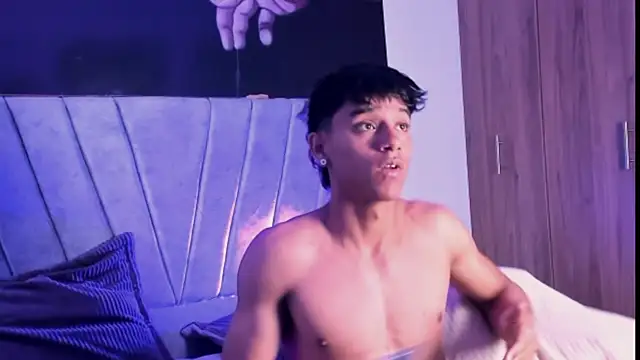 Snapshot of ZYZZ1312 chatting on September 19, 5:35 pm ZYZZ1312 online show from September 19, 5:35 pm