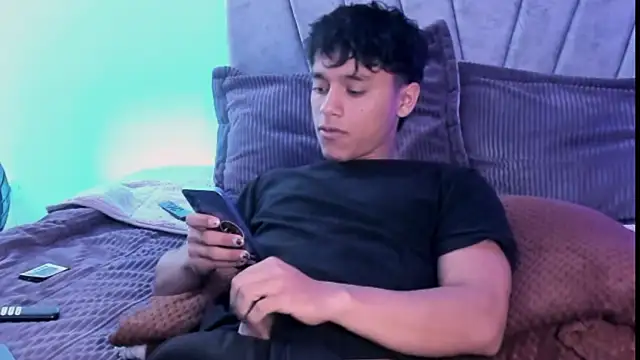 Snapshot of ZYZZ1312 chatting on November 13, 4:28 pm ZYZZ1312 online show from November 13, 4:28 pm