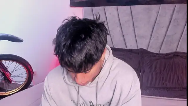 Snapshot of ZYZZ1312 chatting on November 26, 3:13 pm ZYZZ1312 online show from November 26, 3:13 pm