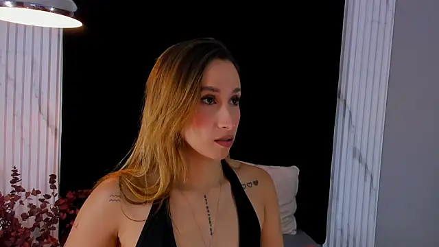 Snapshot of MONIK_FOX_CR chatting on October 3, 8:17 pm MONIK FOX CR online show from October 3, 8:17 pm