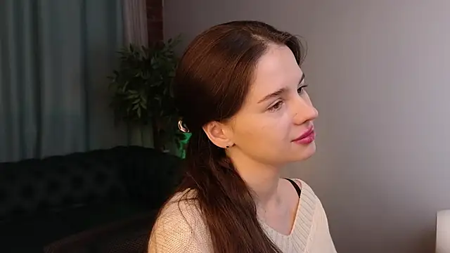 Olivia Farrell online show from November 22, 12:48 pm