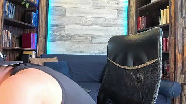 Donovan Desmond online show from October 30, 7:47 pm