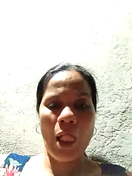 Snapshot of bomb_shiela chatting on October 20, 10:38 am bomb shiela online show from October 20, 10:38 am