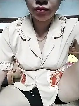 Mie rose online show from October 1, 2:45 pm