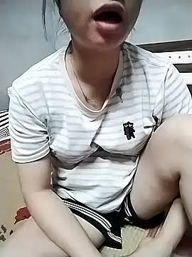 Mie rose online show from October 3, 1:52 pm