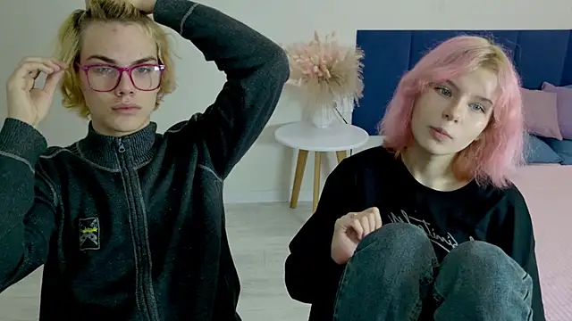 Snapshot of Bonnie_And_C1yde chatting on November 1, 5:15 pm Bonnie And C1yde online show from November 1, 5:15 pm