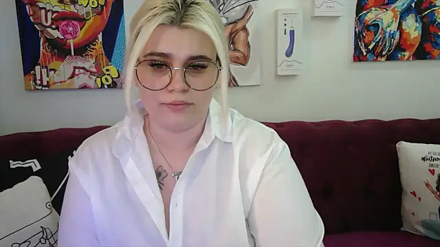 Snapshot of Amber_Monro chatting on September 15, 1:27 am Amber Monro online show from September 15, 1:27 am