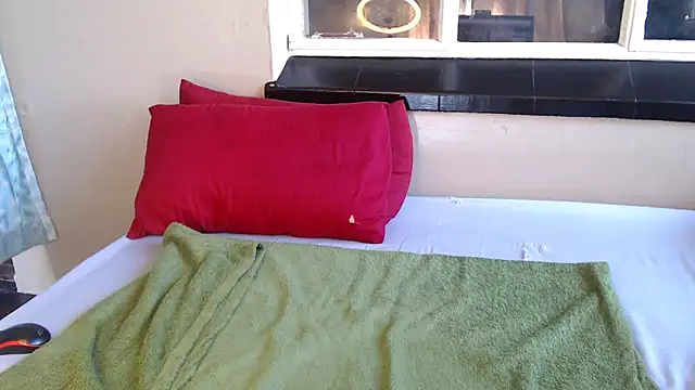 PetiteEbonyBabe online show from November 22, 7:29 am