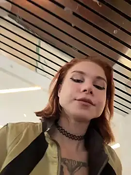 Snapshot of RosieSecret chatting on October 1, 7:03 am RosieSecret online show from October 1, 7:03 am