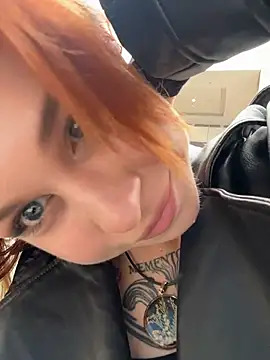 Snapshot of RosieSecret chatting on October 12, 8:13 am RosieSecret online show from October 12, 8:13 am