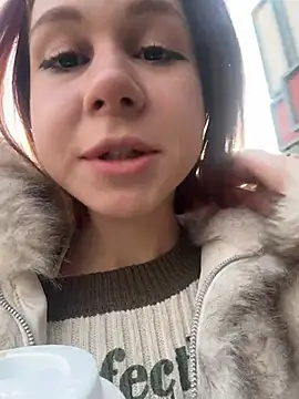 Snapshot of RosieSecret chatting on December 4, 8:12 am RosieSecret online show from December 4, 8:12 am