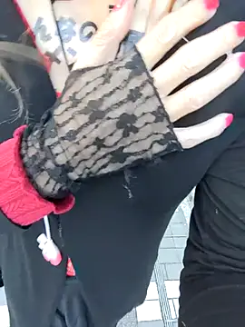 Snapshot of pink-mai chatting on November 23, 11:59 pm pink-mai online show from November 23, 11:59 pm