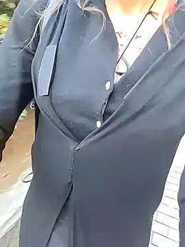 Snapshot of pink-mai chatting on November 25, 11:05 pm pink-mai online show from November 25, 11:05 pm