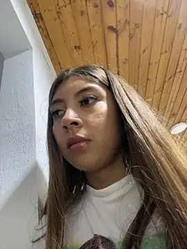 Snapshot of Sara-cooper2 chatting on November 2, 10:45 pm Sara-cooper2 online show from November 2, 10:45 pm