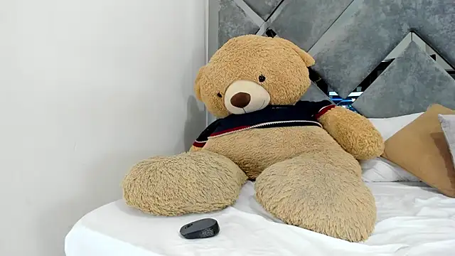 Snapshot of Sweet_Salome1 chatting on October 20, 12:49 pm Sweet Salome1 online show from October 20, 12:49 pm